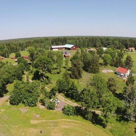 Liten Enklare Klimatsmart Stuga I Roslagen Östhammar Buitenkant foto
