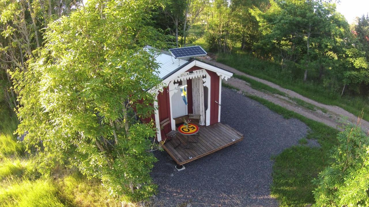Liten Enklare Klimatsmart Stuga I Roslagen Östhammar Buitenkant foto